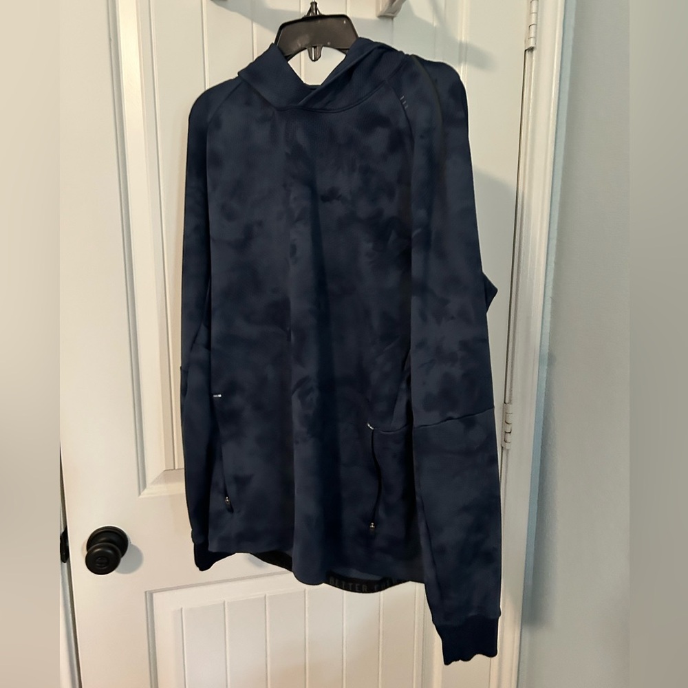 Men’s Lululemon szL athletic hoodie